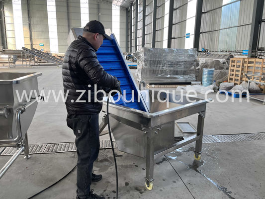 Hotels' Top Pick Automatic Continuous Brush Potato Peeling Line con capacità di 1040 KG